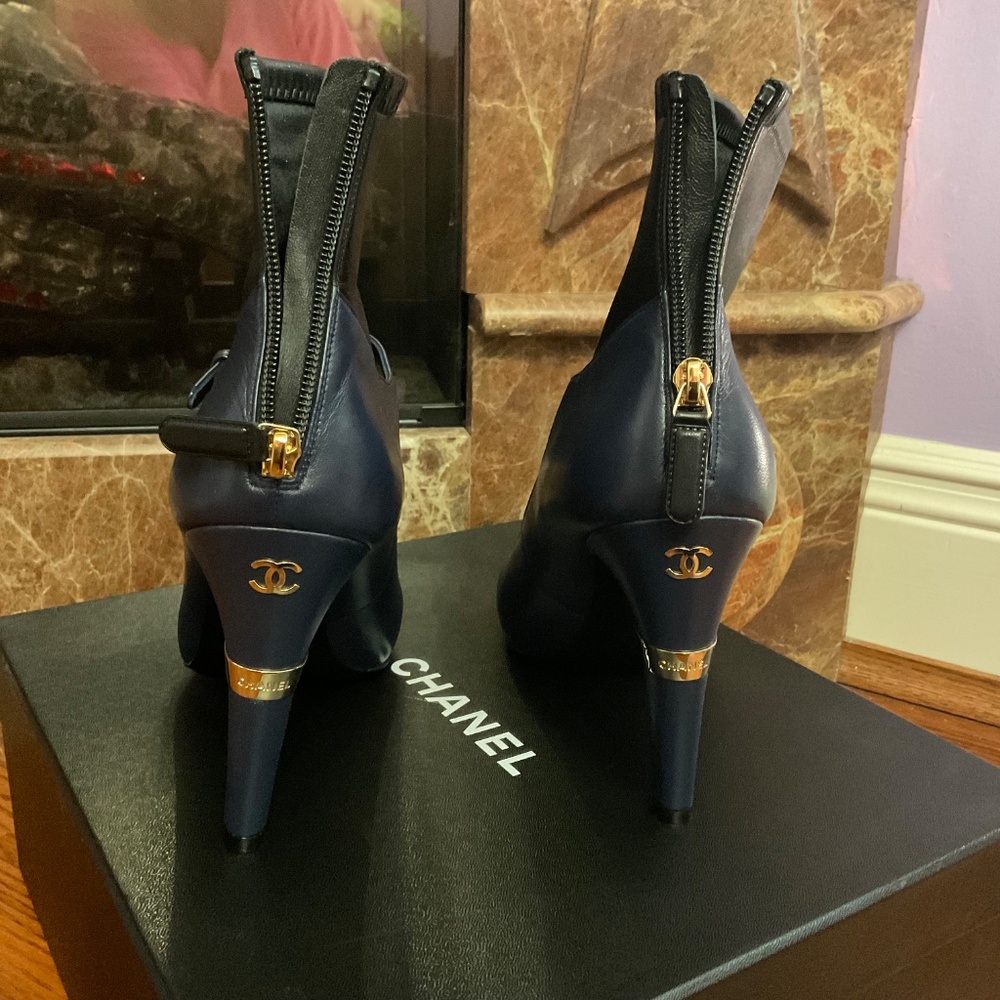 Chanel heels - Picture 9 of 11
